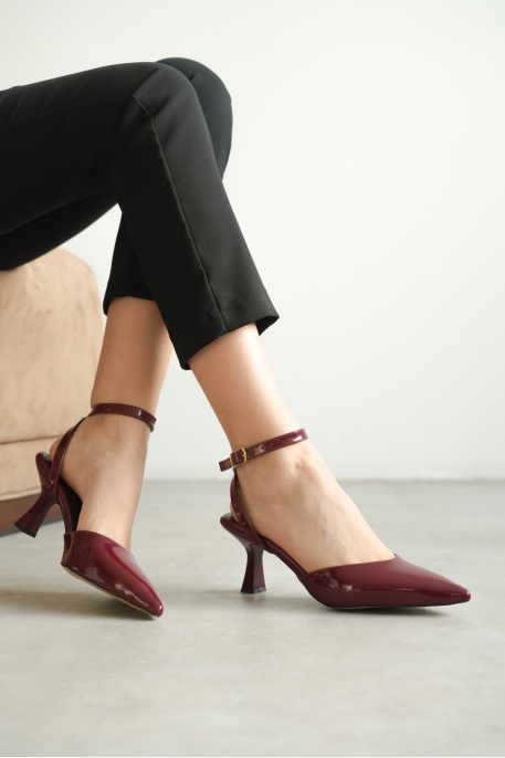 Kadın Bordo Rugan Topuklu Ayakkabı TR03MS02D