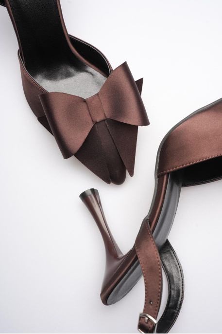 Kadın Acı Kahve Fiyonklu Saten Slingback Topuklu Ayakkabı TR40MS01C