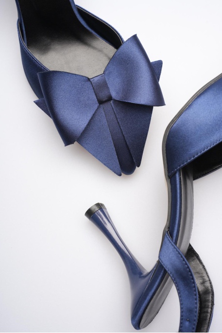 Kadın Lacivert Fiyonklu Saten Slingback Topuklu Ayakkabı TR40MS01E