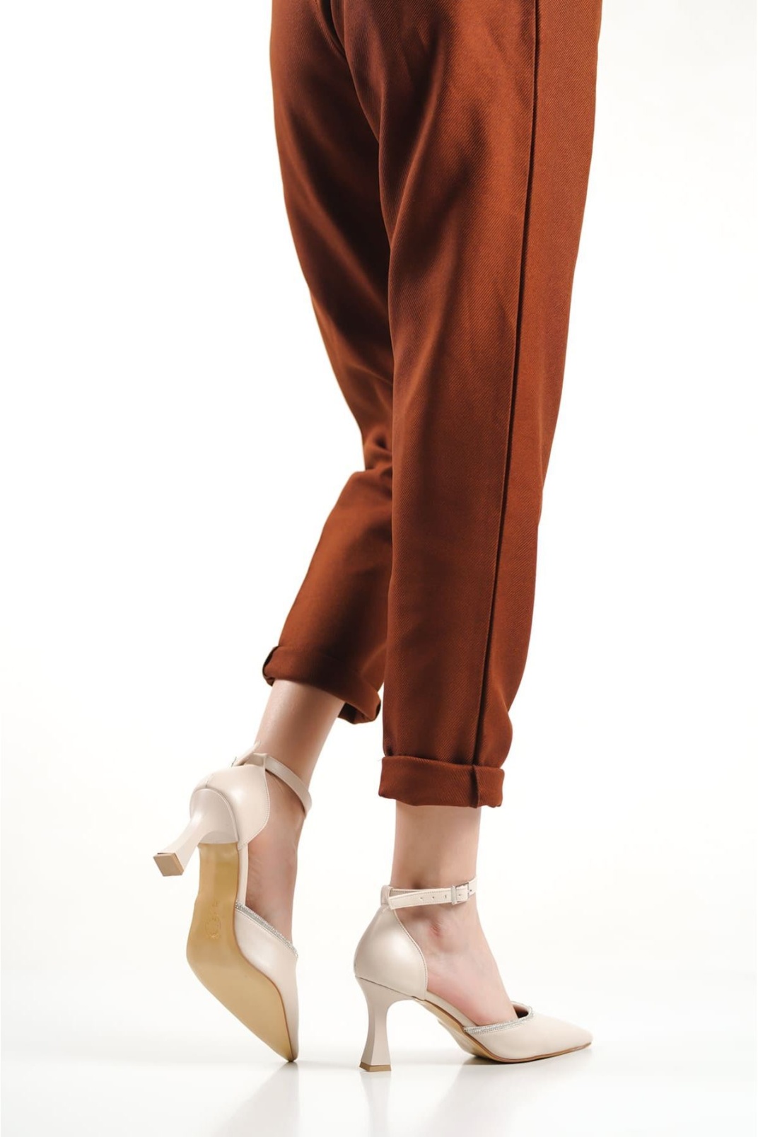 Taşlı Kadın Bej Topuklu Ayakkabı TR12MS02C