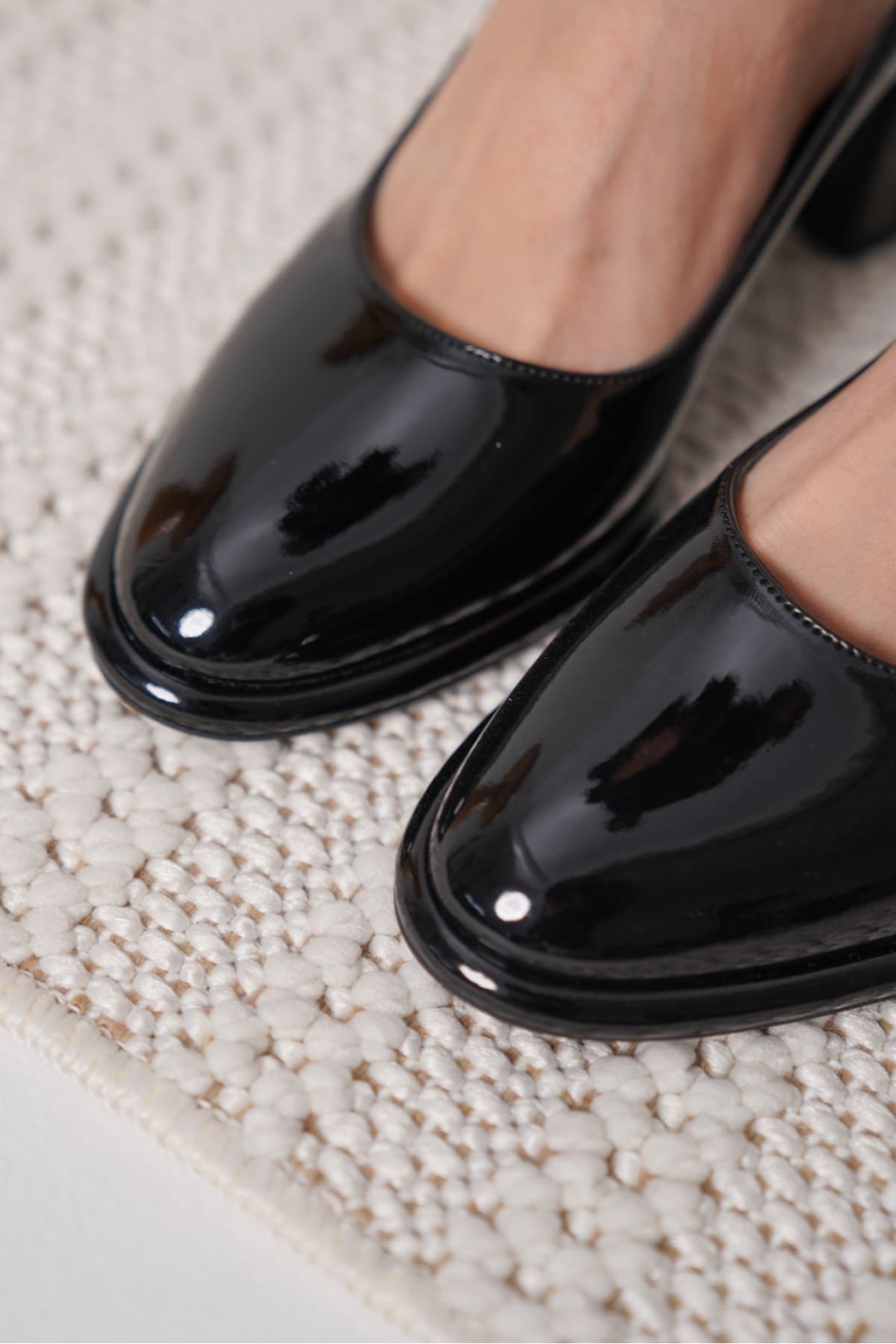 Siyah Rugan Kadın Stiletto TR18MS05A