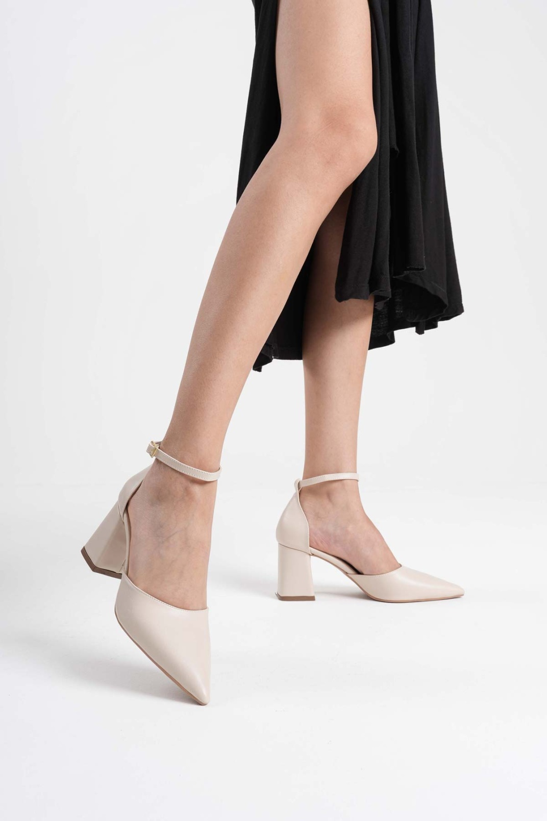 Bej Cilt Kadın Topuklu Ayakkabı TR08MS11G