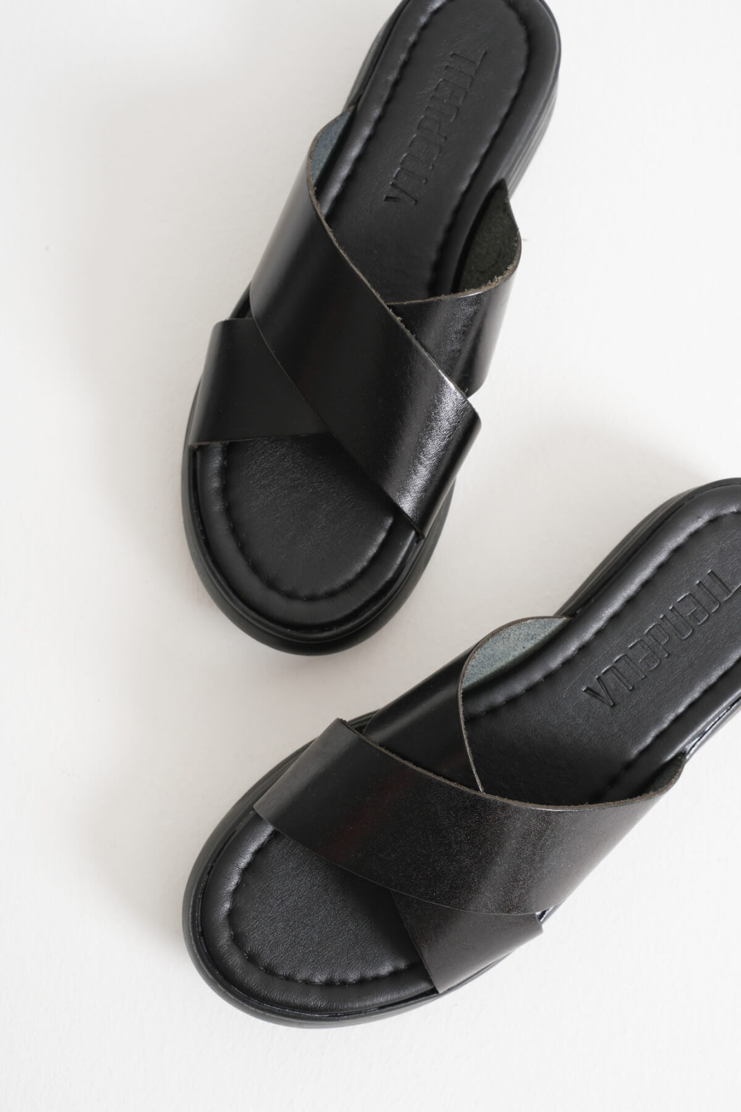 Siyah Hakiki Deri Terlik TR31MY53A