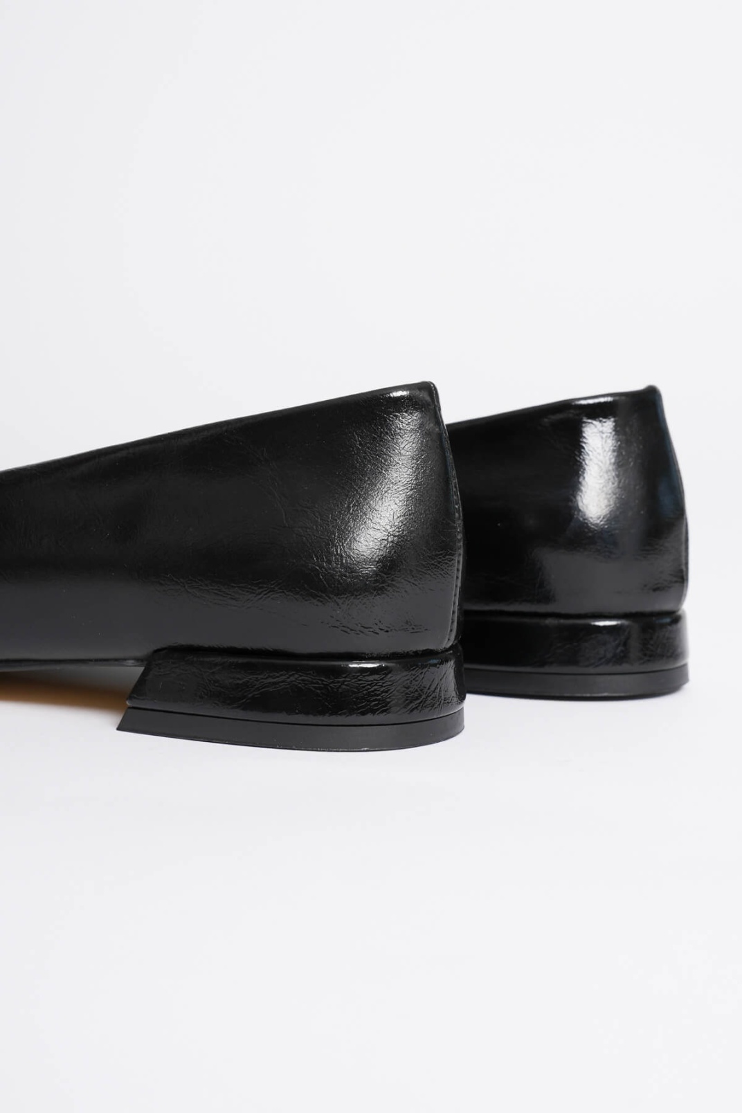 Kadın Siyah Günlük Kısa Topuklu Ayakkabı TR23MS02A