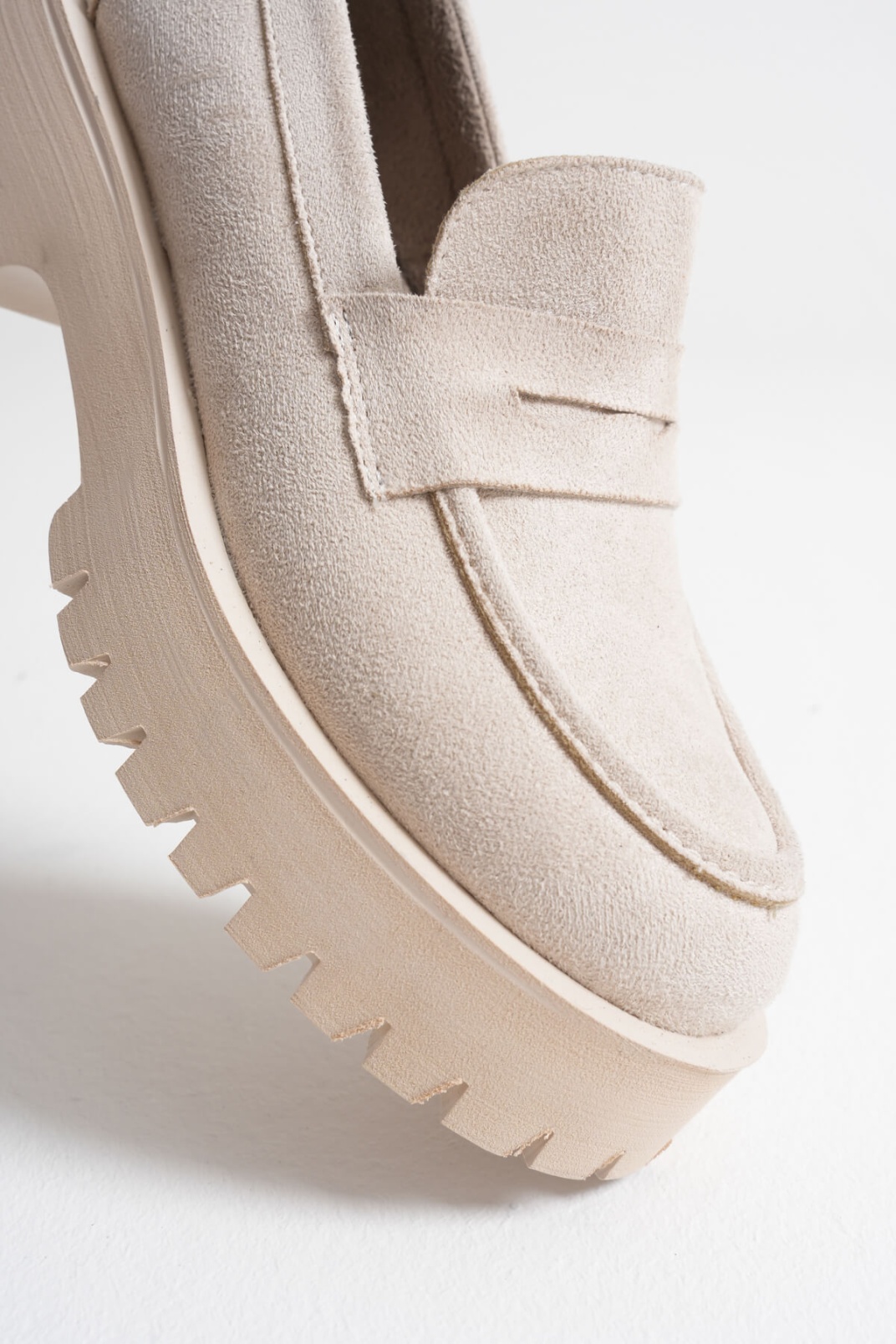 Kadın Günlük Bej Süet Loafer Ayakkabı TR10MS02D