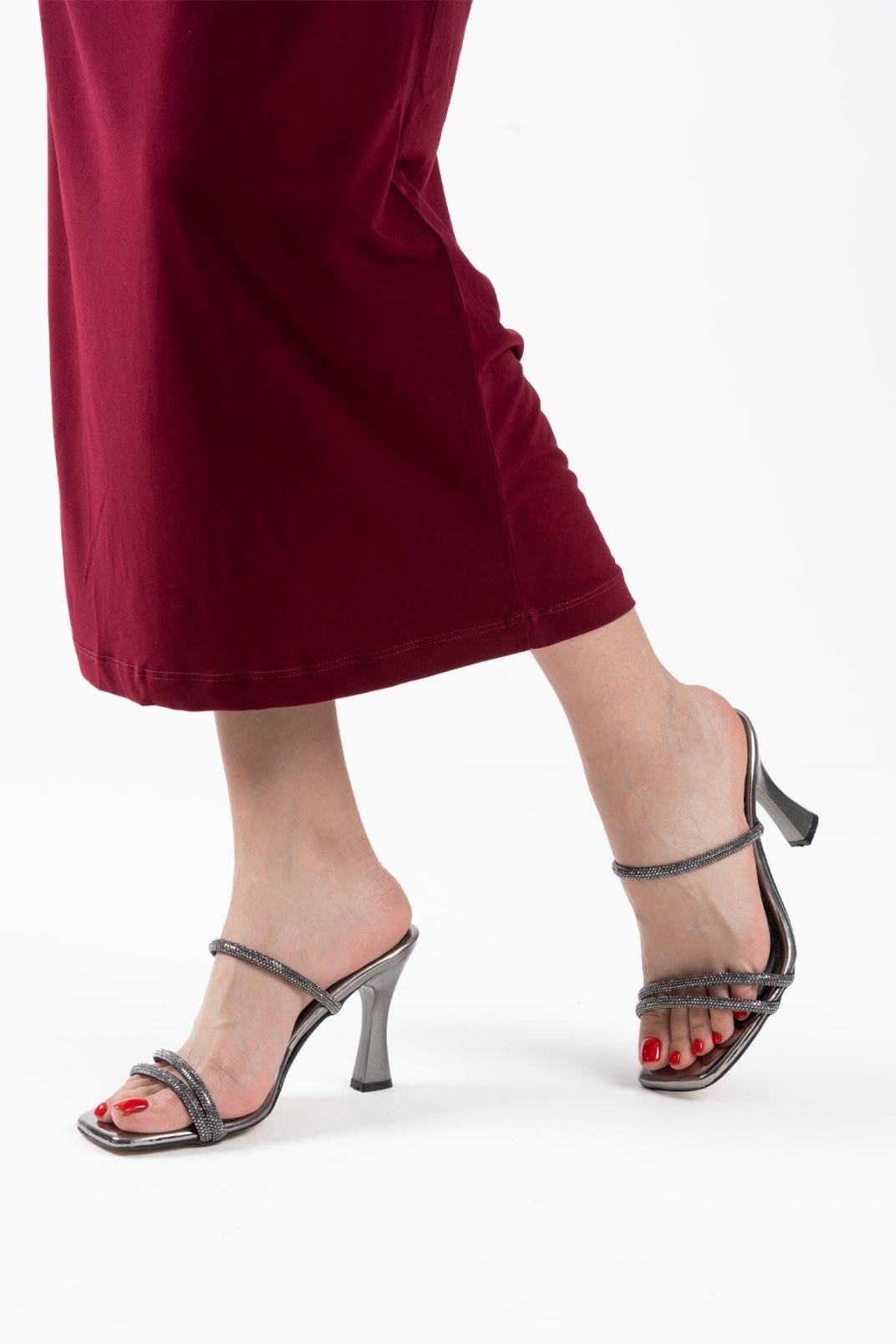 Füme Ayna Taşlı Kadın Topuklu Terlik TR20MY01G