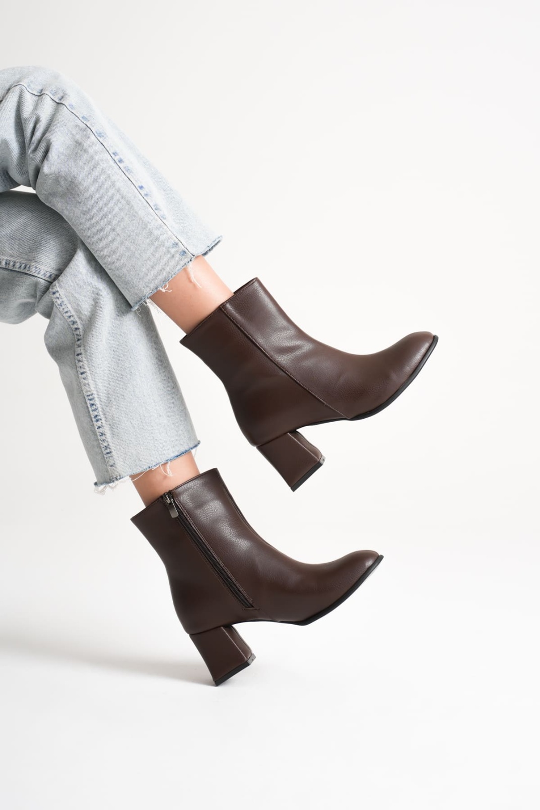 Kadın Kışlık Acı Kahve Kalın Topuklu Bot TR12MK04E