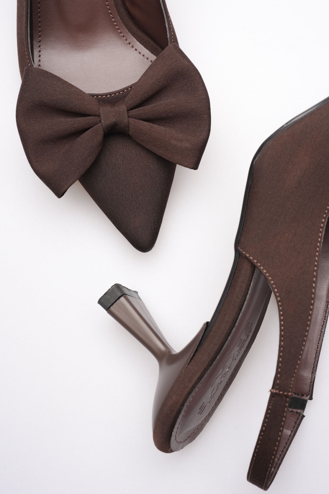 Acı Kahve Fiyonklu Kitten Topuklu Slingback Kadın Ayakkabı TR08MS24C