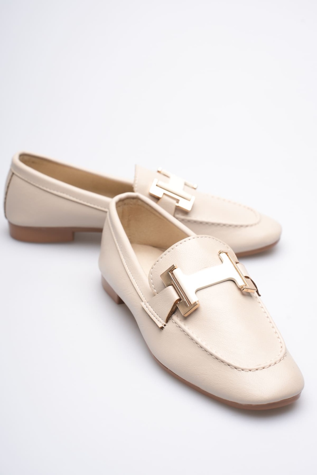 Kadın Bej Şık Tokalı Günlük Ayakkabı TR27MS05B