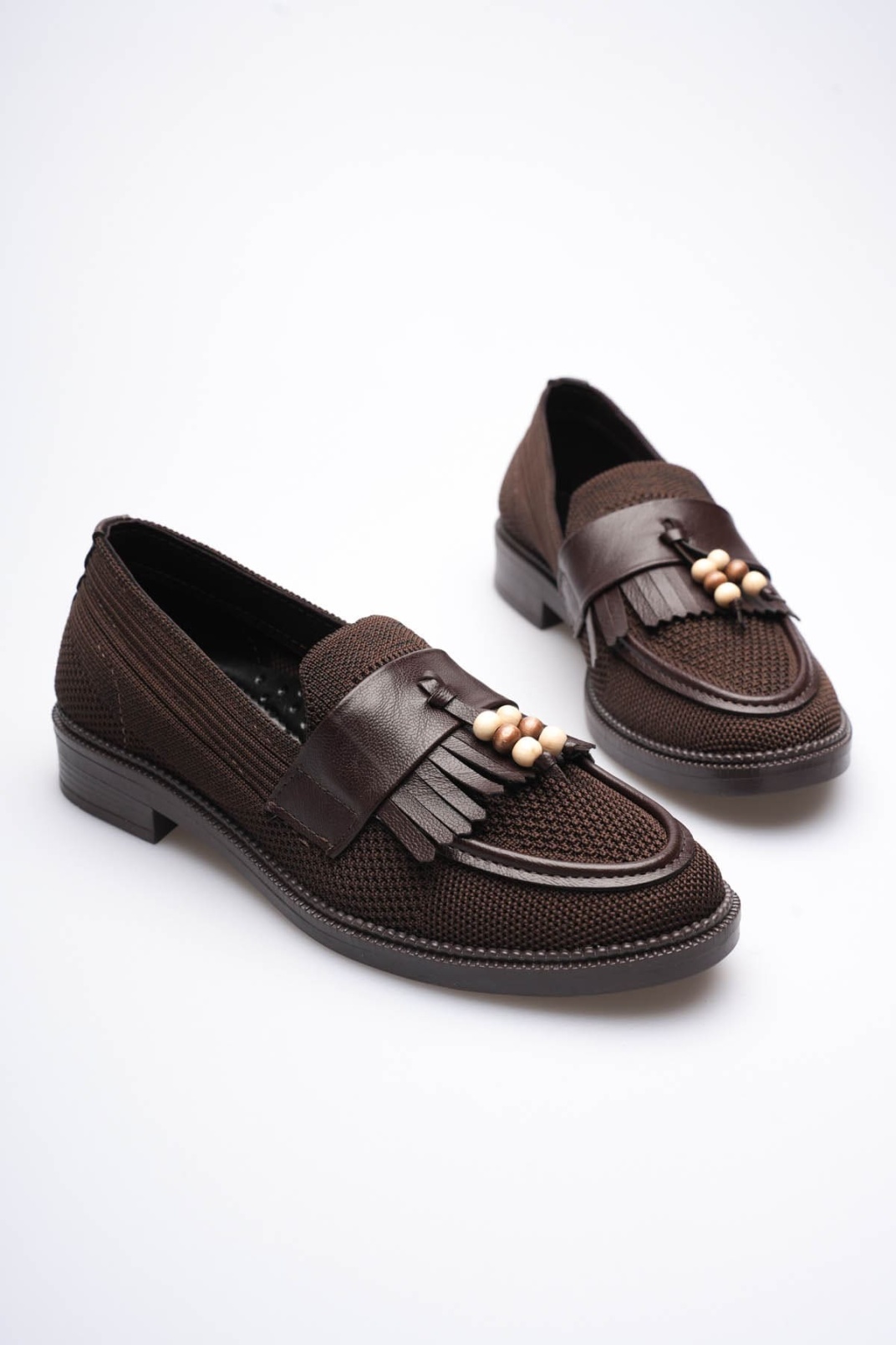 Kadın Acı Kahve Boncuk Püsküllü Günlük Kısa Topuklu Ayakkabı TR30MS01C