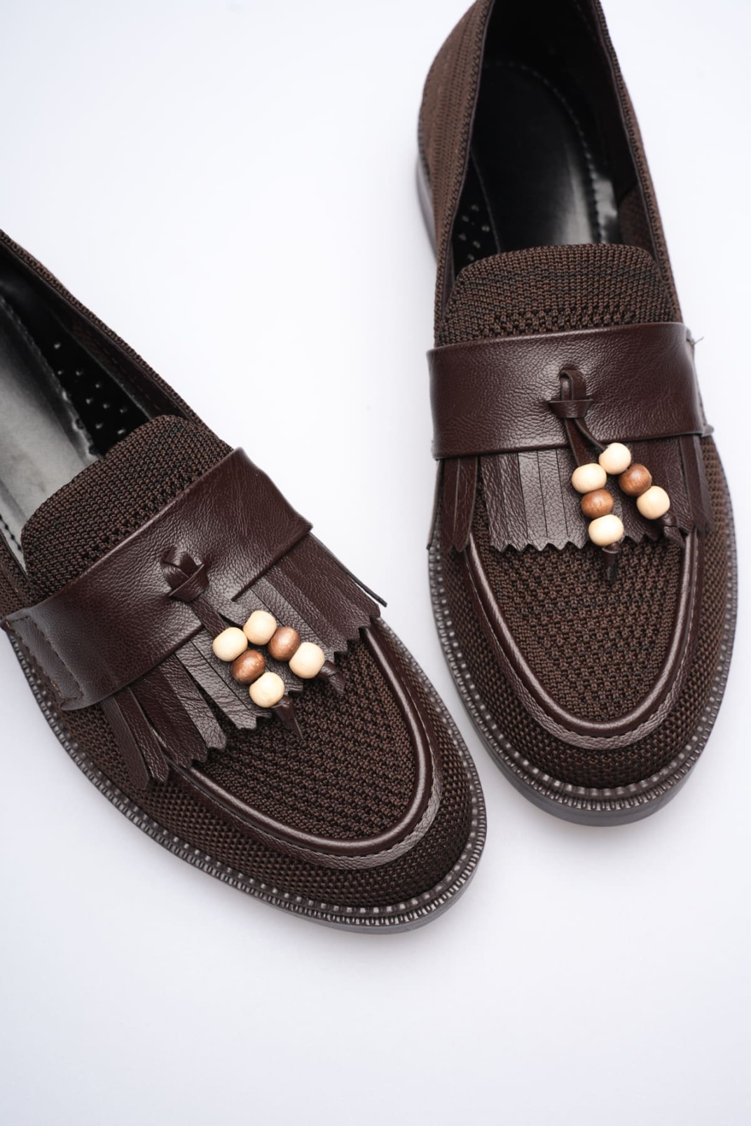 Kadın Acı Kahve Boncuk Püsküllü Günlük Kısa Topuklu Ayakkabı TR30MS01C