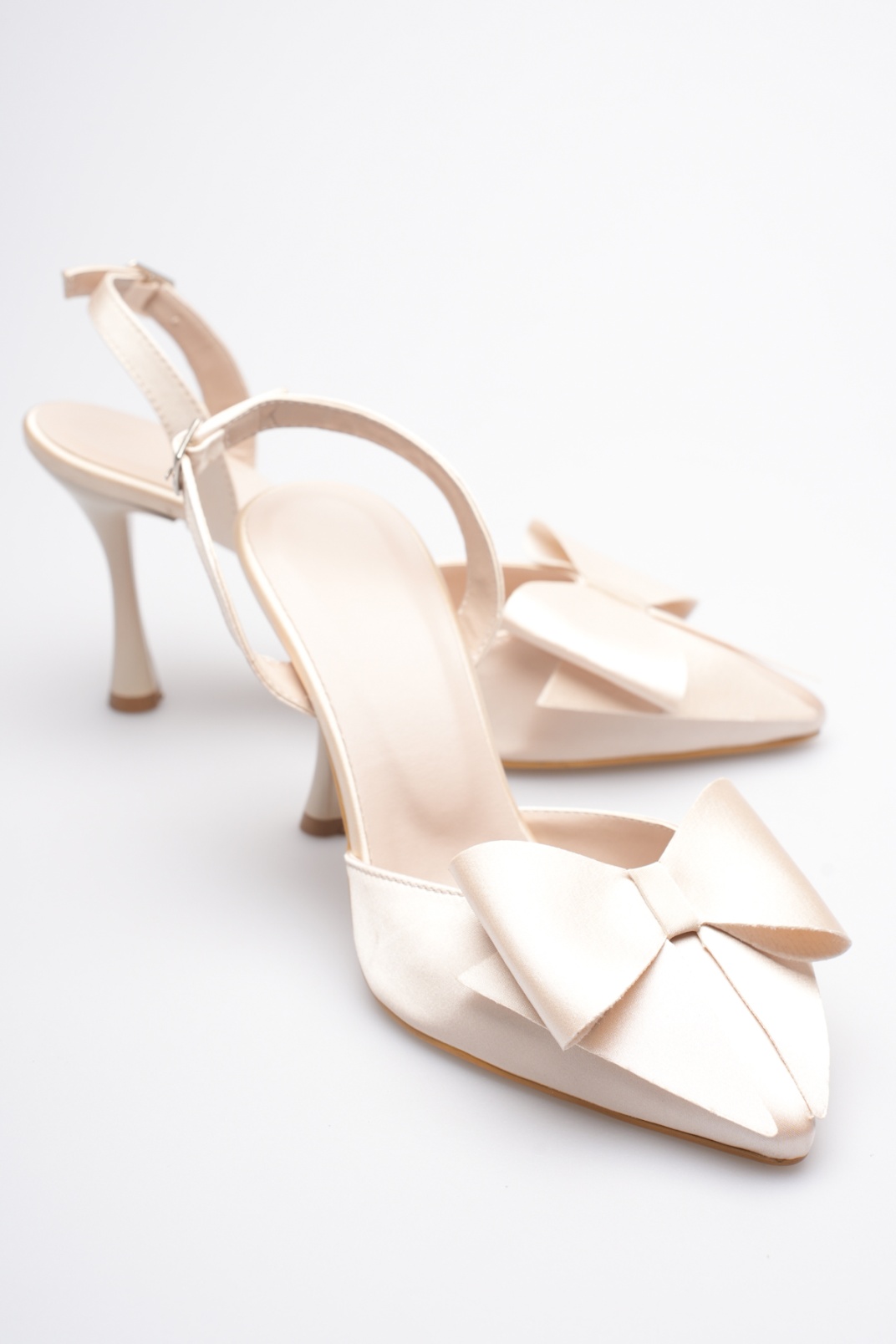 Kadın Bej Fiyonklu Saten Slingback Topuklu Ayakkabı TR40MS01B