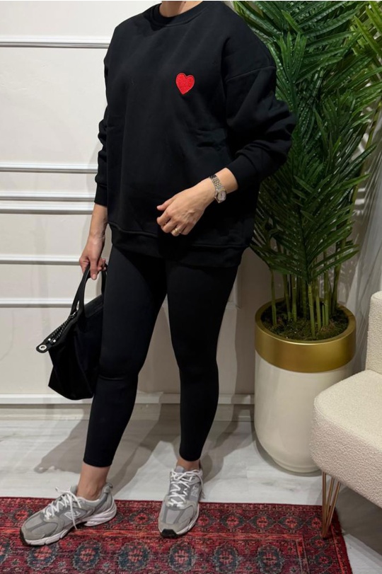 Kalp Detaylı Siyah Sweatshirt