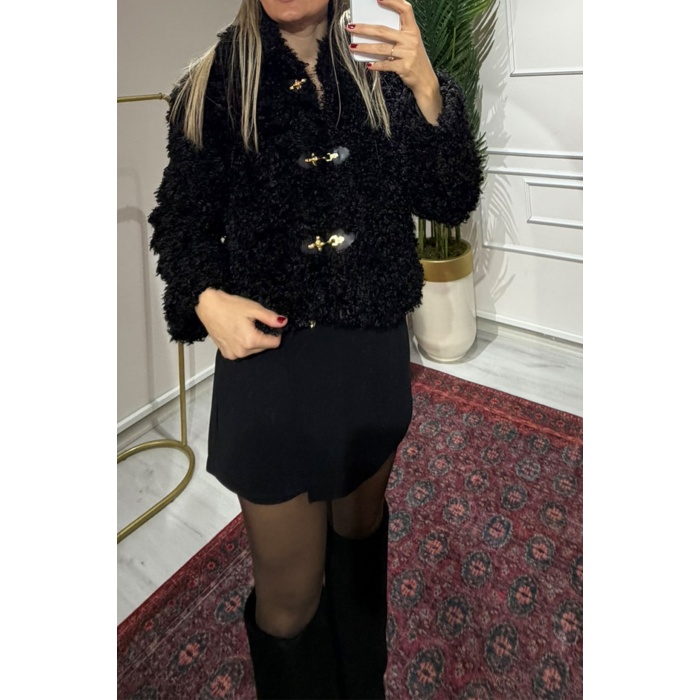 Siyah Renk Kuzu Kancalı Mont