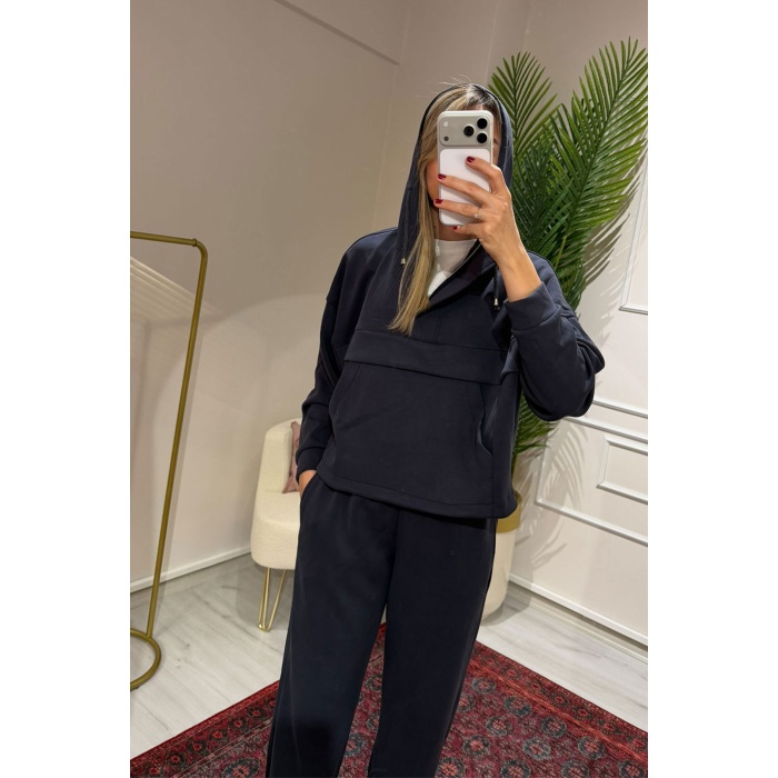 Kapüşonlu Eşofman Takımı