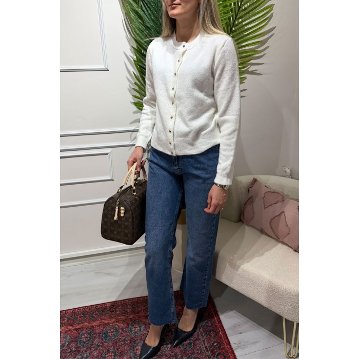 Düğmeli  Ekru Renk Triko Hırka