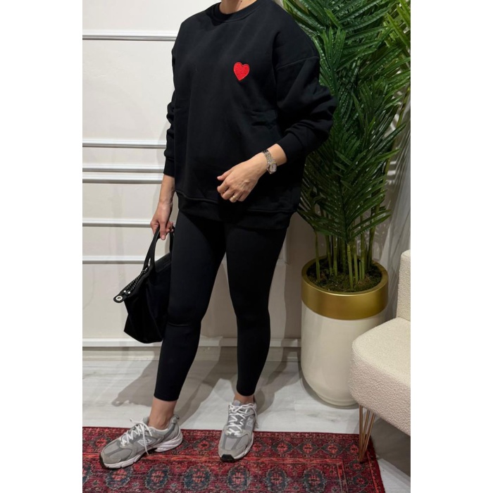 Kalp Detaylı Siyah Sweatshirt
