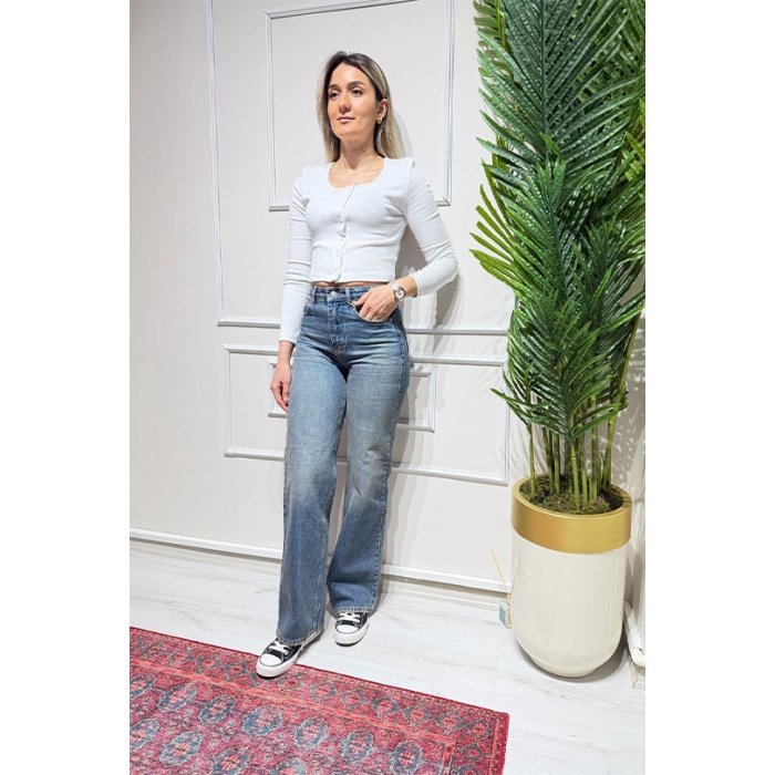 Kare Yaka Düğmeli Uzun Kol Bluz