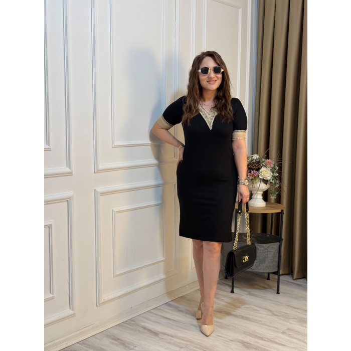 Yaka garni elbise