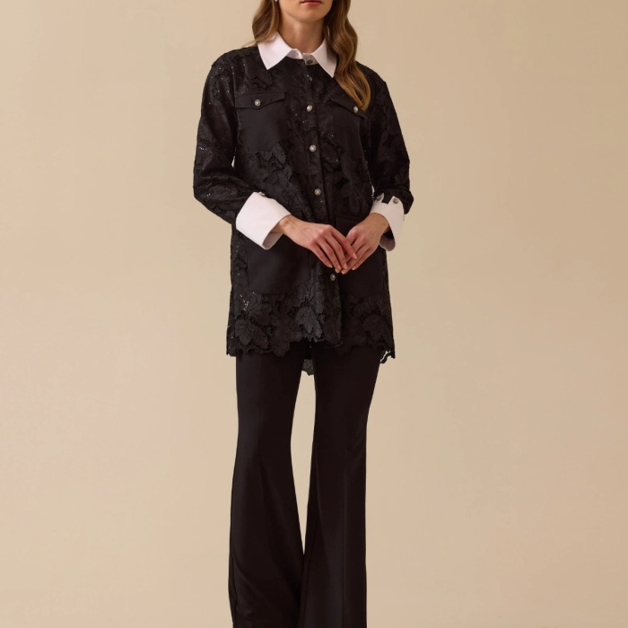 YENİ SEÇİL KADIN desenli dantel detaylı düğmeli gömlek 10002511511011