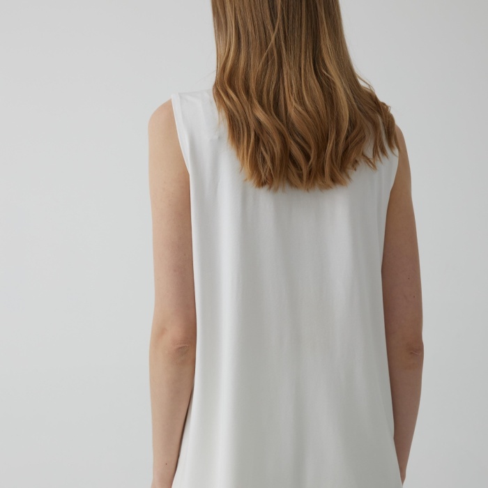 YENİ MOODBASİC KADIN PARLAK  BASKILI SIFIR KOL T-SHİRT MB27.186