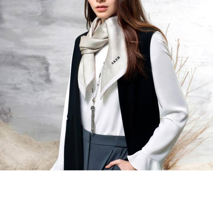 AKER KADIN İpek Krep Saten 90X90 Eşarp