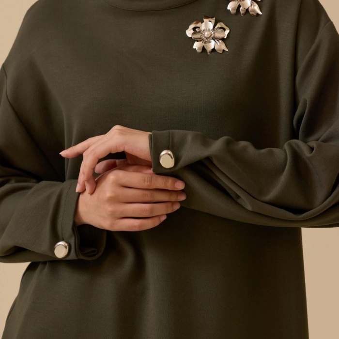 YENİ SEÇİL KADIN aksesuar detaylı uzun sweatshirt 10002522311004