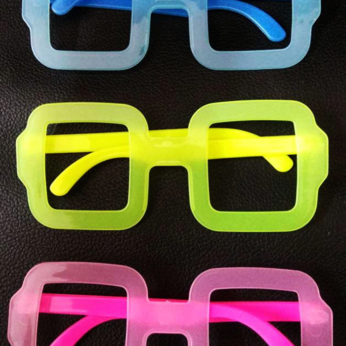 Fosforlu Kare Model Glow Parti Gözlüğü Karanlıkta Yanan Gözlükler 12 Adet