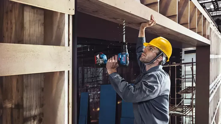 Bosch Gsb 18V-50 Tek Akülü 2 Ah + V-Line 103 Parça Tornavida Seti