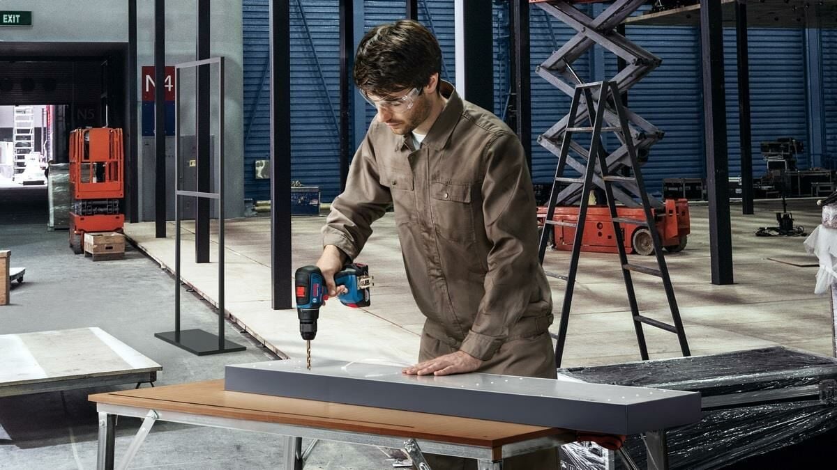 Bosch Gsb 18V-50 Tek Akülü 2 Ah + V-Line 103 Parça Tornavida Seti
