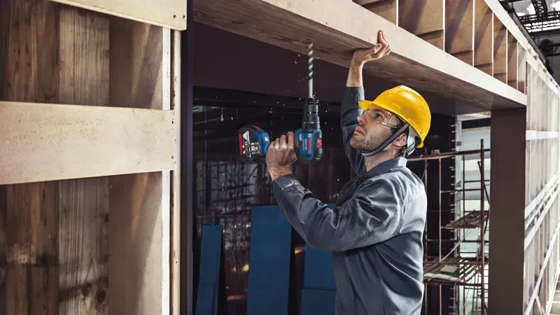Bosch Gsb 18 V 50 Darbeli Çift Batarya Şarjlı Matkap Vidalama Ve Bosch 6 Lı Tornavida Seti Hediye