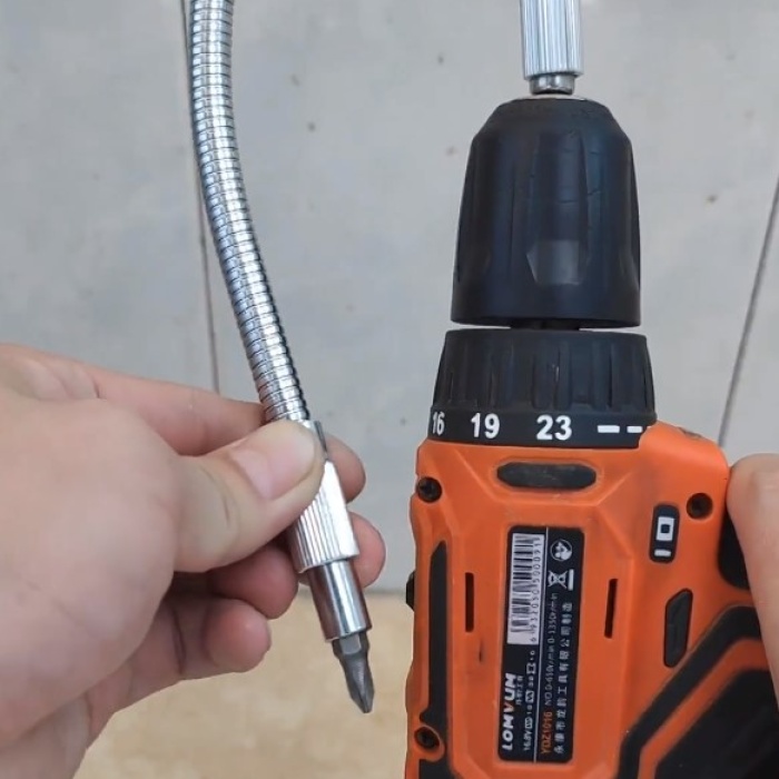 POWERMASTER PM-20507 ESNEK BÜKÜLEBİLİR MATKAP UZATMA HORTUMU 1/4 BİTS UCU 400MM