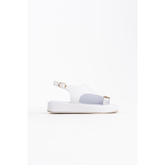 Milena Beyaz Cilt Toka Detaylı Sandalet