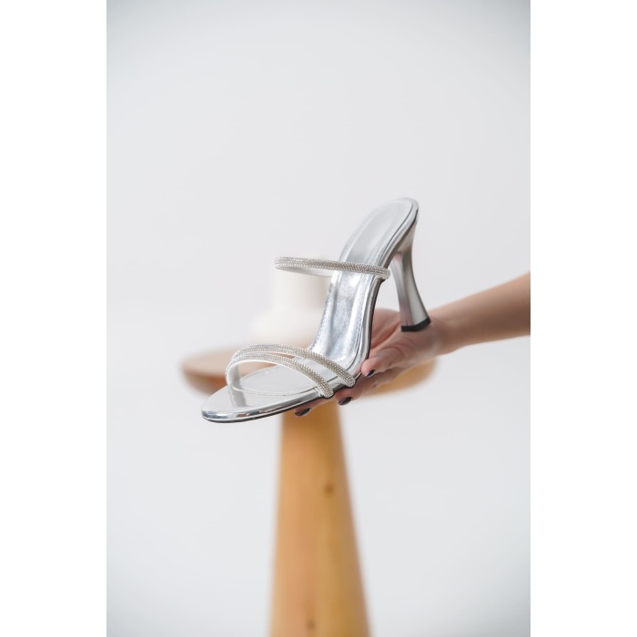 Dorothy Topuklu Gümüş Kadın Terlik