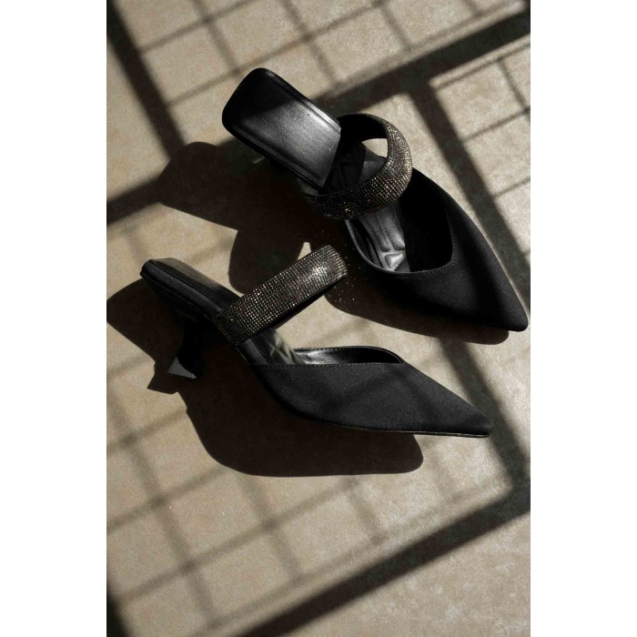 Nina Topuklu Siyah Kadın Terlik