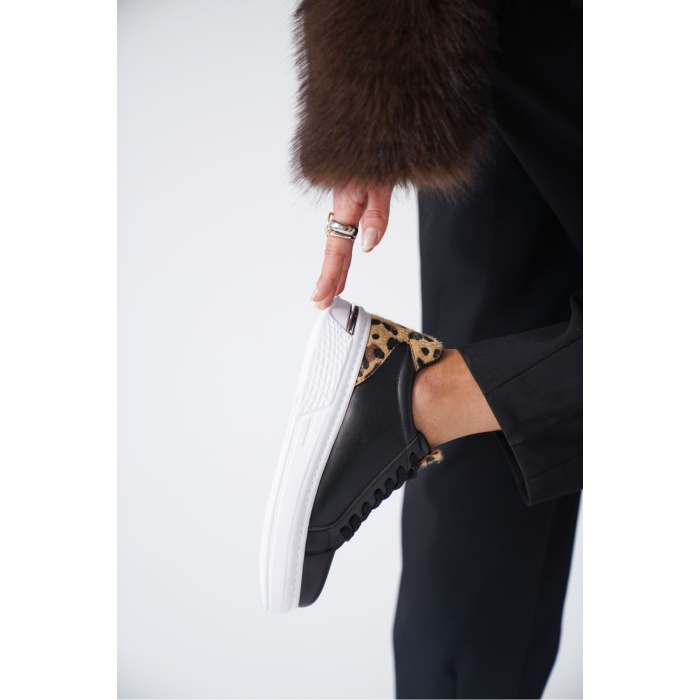 Vega Leopar Detaylı Siyah Kadın Spor Ayakkabı