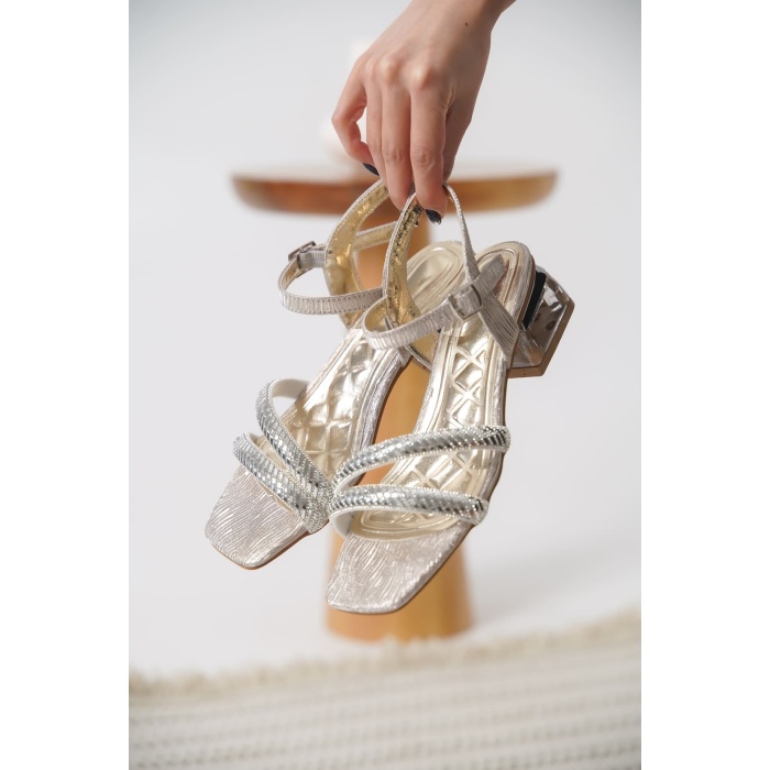 Rule Altın Taşlı Kadın Topuklu Sandalet