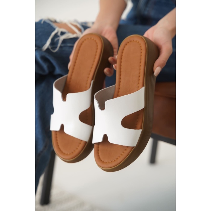 Borlina Beyaz Hakiki Deri Terlik