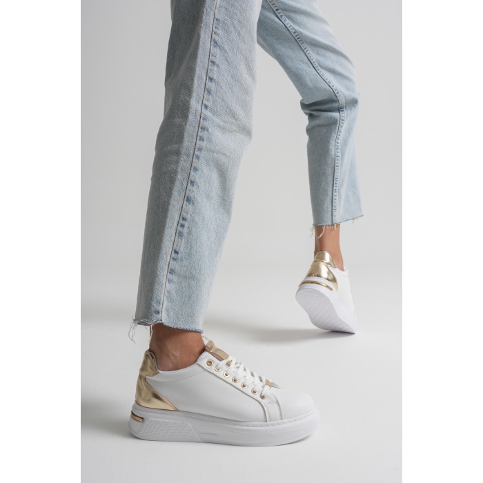 Vega Altın Detaylı Beyaz Kadın Spor Ayakkabı