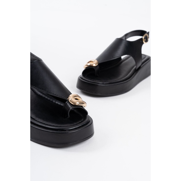 Milena Siyah Cilt Toka Detaylı Sandalet