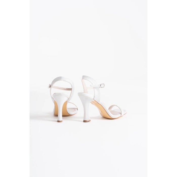 Karen Kadın Beyaz Tek Bant Sandalet