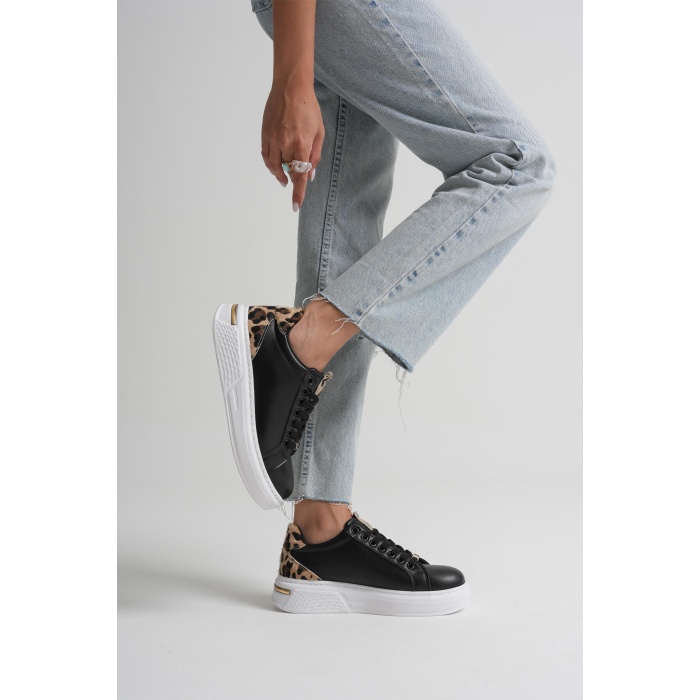 Vega Leopar Detaylı Siyah Kadın Spor Ayakkabı