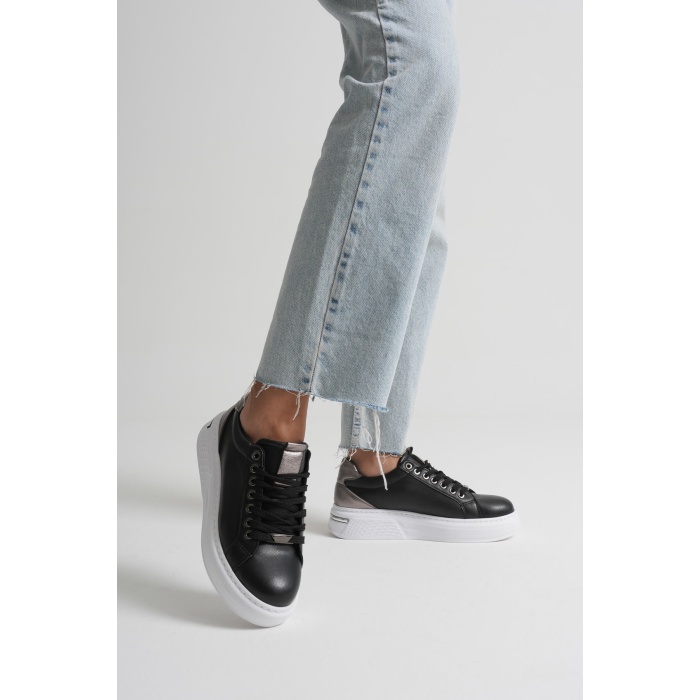 Vega Platin Detaylı Siyah Kadın Spor Ayakkabı