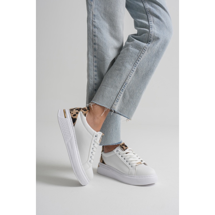 Vega Leopar Detaylı Beyaz Kadın Spor Ayakkabı