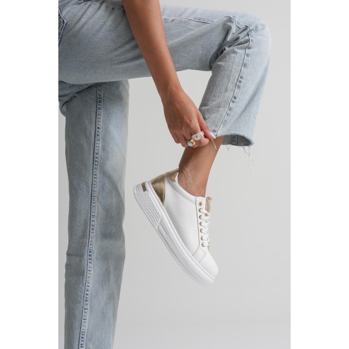 Vega Altın Detaylı Beyaz Kadın Spor Ayakkabı