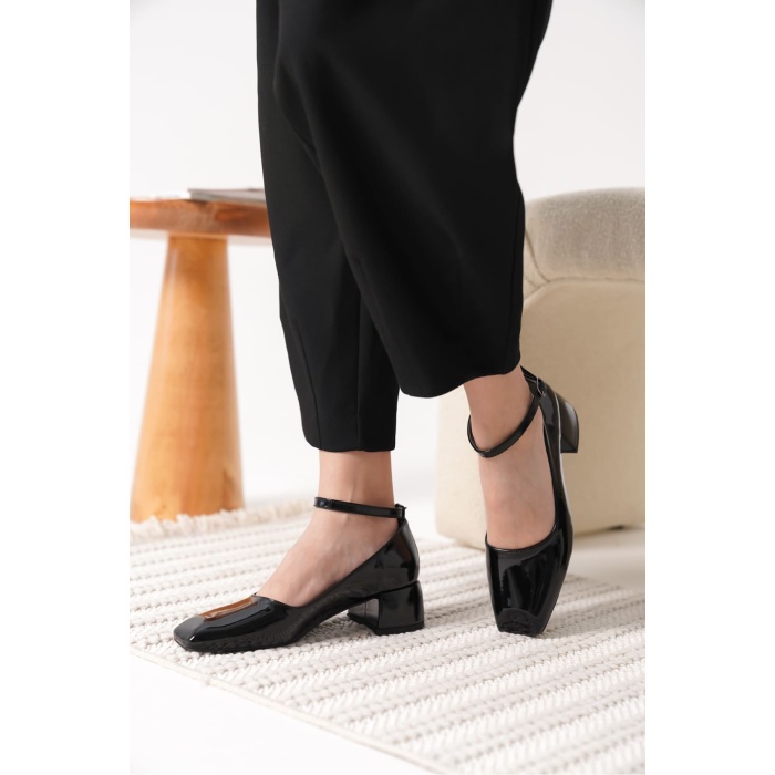 Arilla Siyah Rugan Kadın Topuklu Ayakkabı