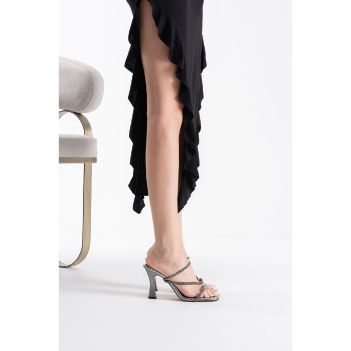 Capella Platin Taşlı Topuklu Kadın Terlik