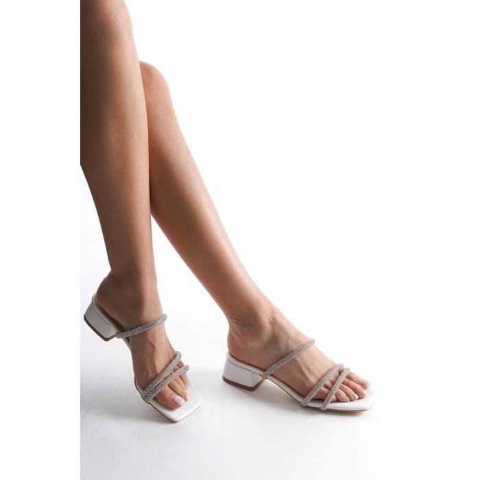 Emma Kadın Kalın Topuklu Beyaz Terlik