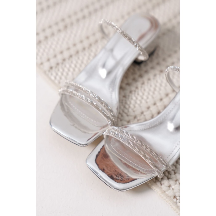 Emma Kadın Kalın Topuklu Gümüş Terlik