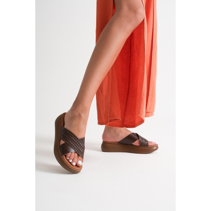 Fayn Acı Kahve Örgü Desenli Hakiki Deri Terlik